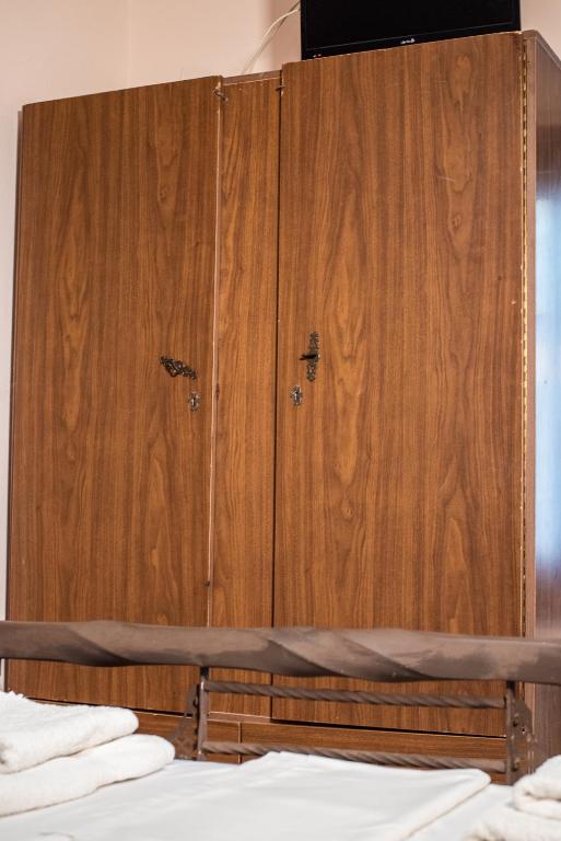 Lamprou room 2