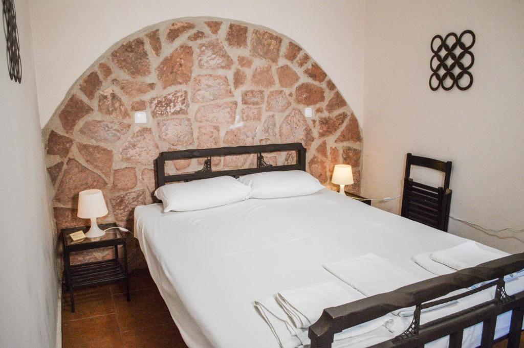 Lamprou room 6